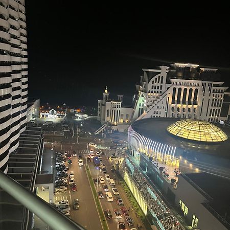 Orbi Plaza Tamara Aparthotel Batumi Exterior foto