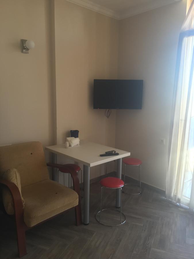 Orbi Plaza Tamara Aparthotel Batumi Exterior foto