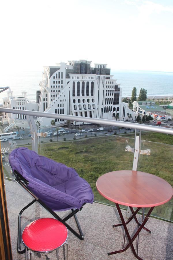 Orbi Plaza Tamara Aparthotel Batumi Exterior foto