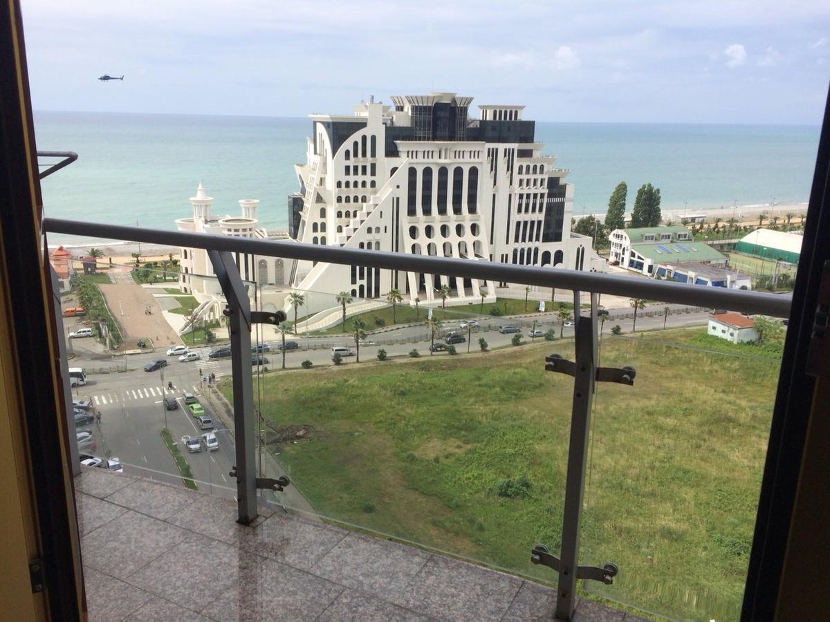 Orbi Plaza Tamara Aparthotel Batumi Exterior foto